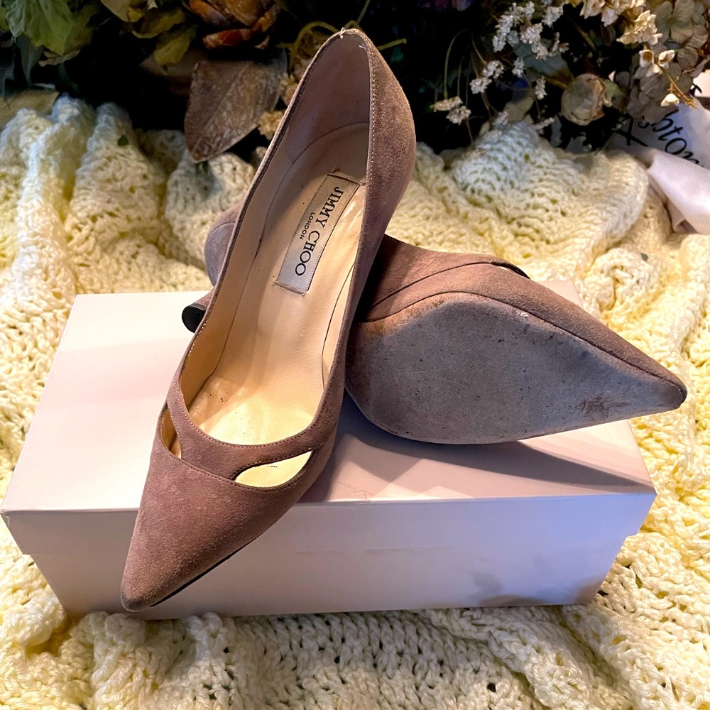 Jimmy Choo closed toe heel in grey size 36